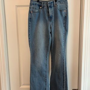 Mid-rise Boot-flare jeans